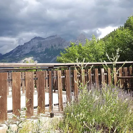 A Pra-loup Avec Balcon Et Vue Sur Montagne - Fr-1-165a-80 *