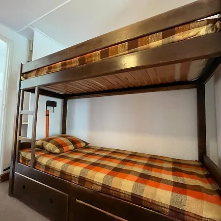 A Pra-loup Avec Balcon Et Vue Sur Montagne - Fr-1-165a-80