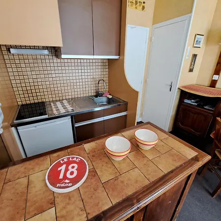 A Pra-loup Avec Balcon Et Vue Sur Montagne - Fr-1-165a-80 Apartment