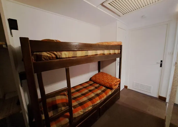 Apartment A Pra-loup Avec Balcon Et Vue Sur Montagne - Fr-1-165a-80